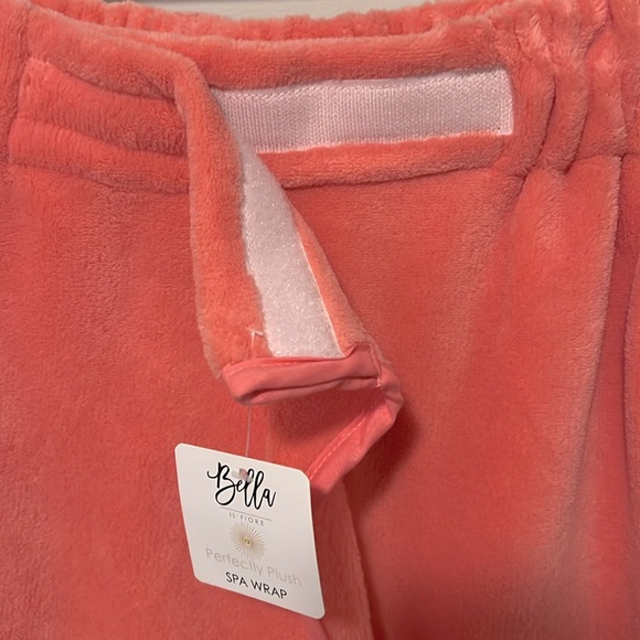 Bella Il Fiore Perfectly Plush Spa Wrap, Coral - Picture 3 of 7